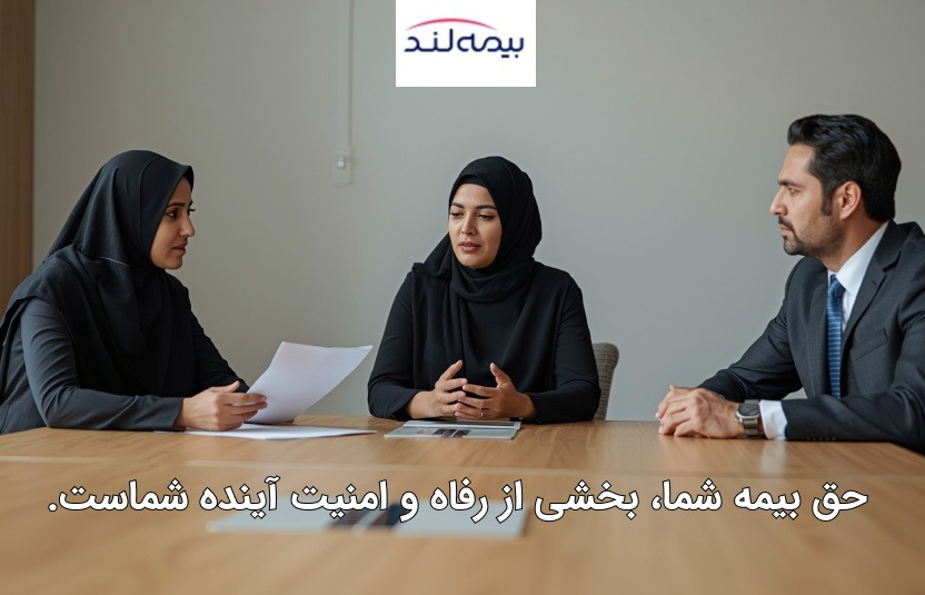 کارگر در حال جمع‌آوری مدارک برای شکایت از کارفرما بدون قرارداد